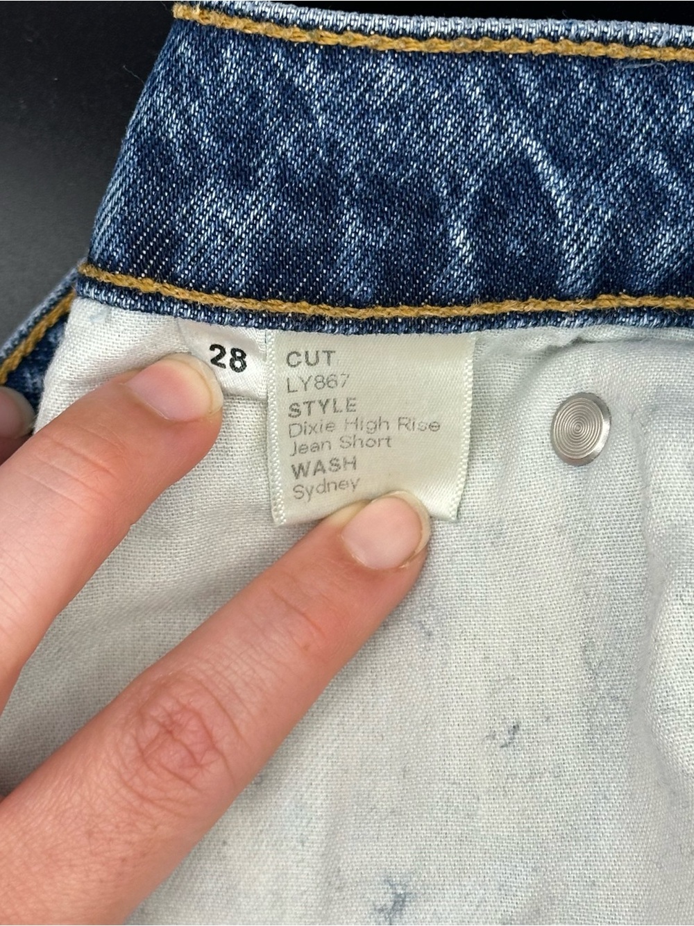 Reformation Dixie High Rise Jean Short - Picture 7 of 7